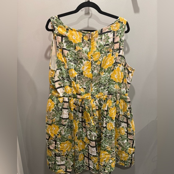 2X size 22 100% Cotton Dress with Yellow Flowers perfect for a Garden wedding - Picture 2 of 5